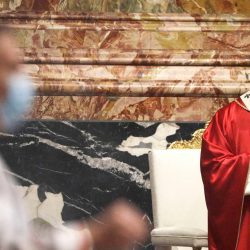 Papa Francisco se compromete a limpiar la Iglesia católica de abusos sexuales
