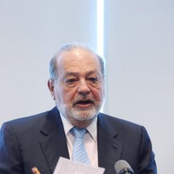 Carlos Slim cumple 81 años ingresado en un hospital público por coronavirus