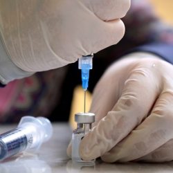 FDA confirma seguridad y eficacia de vacuna de Johnson & Johnson