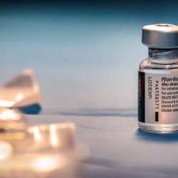 Vacuna de Pfizer/BioNTech puede neutralizar tres variantes del SARS-Cov-2