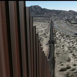 Asesores de Biden visitan frontera con México para mejorar respuesta migratoria