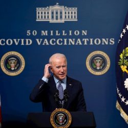 Casa blanca: Biden no considera compartir vacunas con México