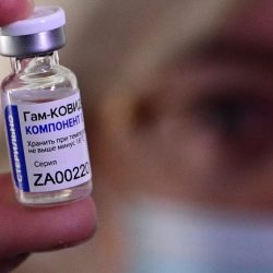 Rusia inicia pruebas de su vacuna anticovid Sputnik V en enfermos con cáncer