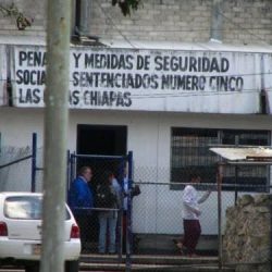 Riña deja dos muertos y un herido en penal de Chiapas